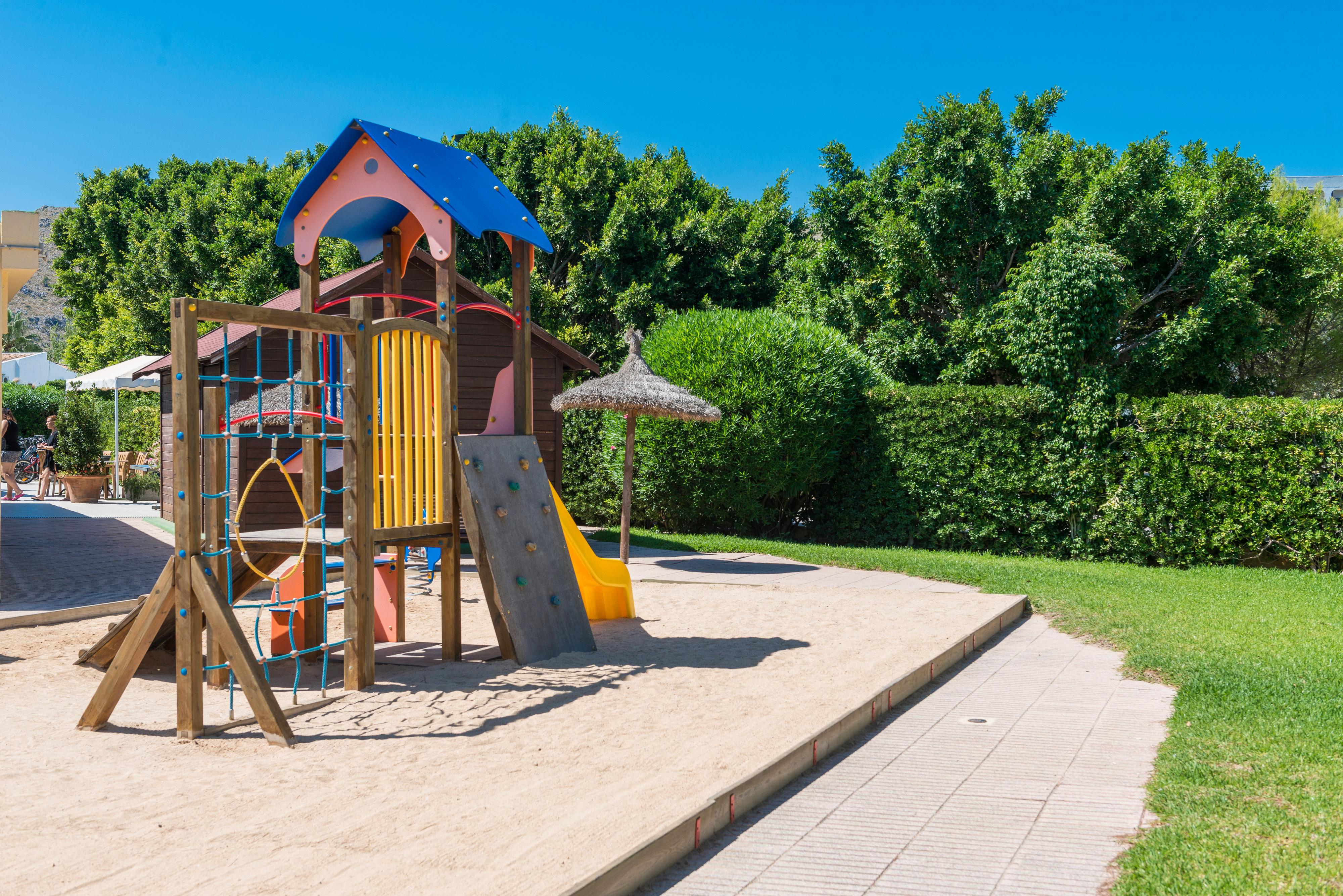 Alcudia Beach Apartments ポルト・ダルクディア エクステリア 写真