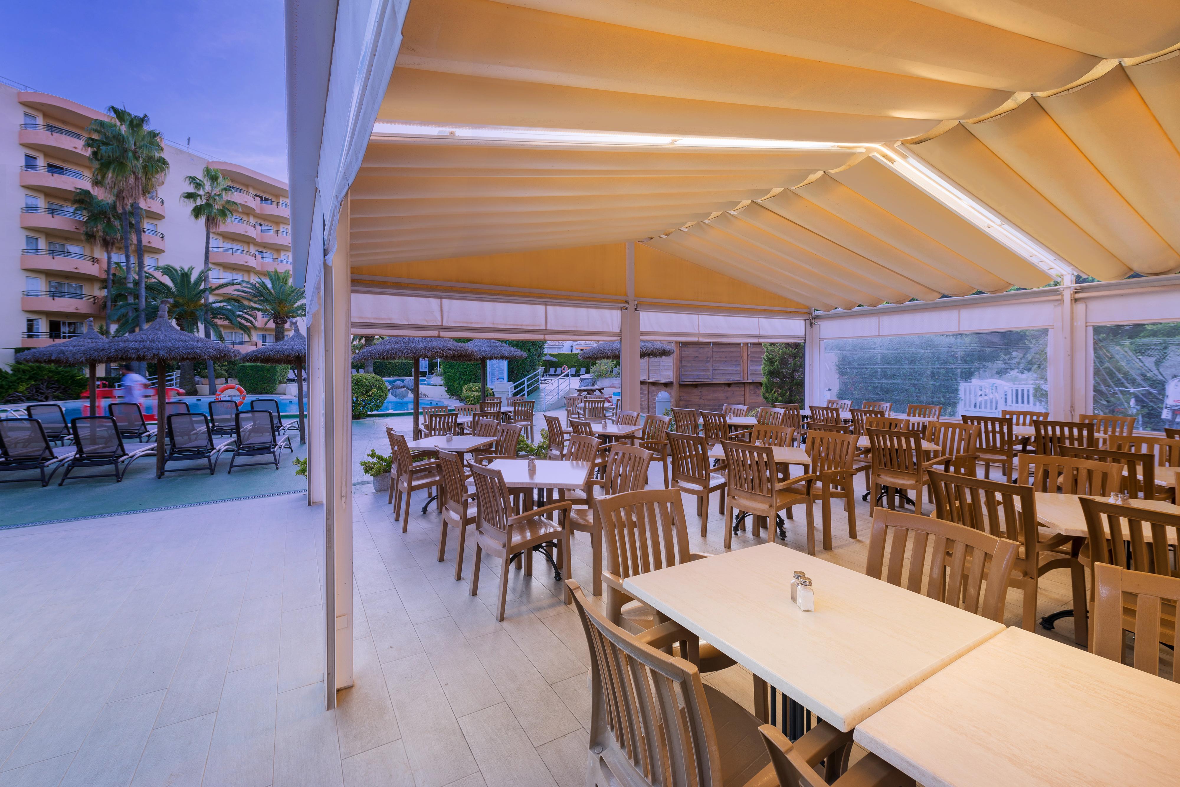 Alcudia Beach Apartments ポルト・ダルクディア エクステリア 写真