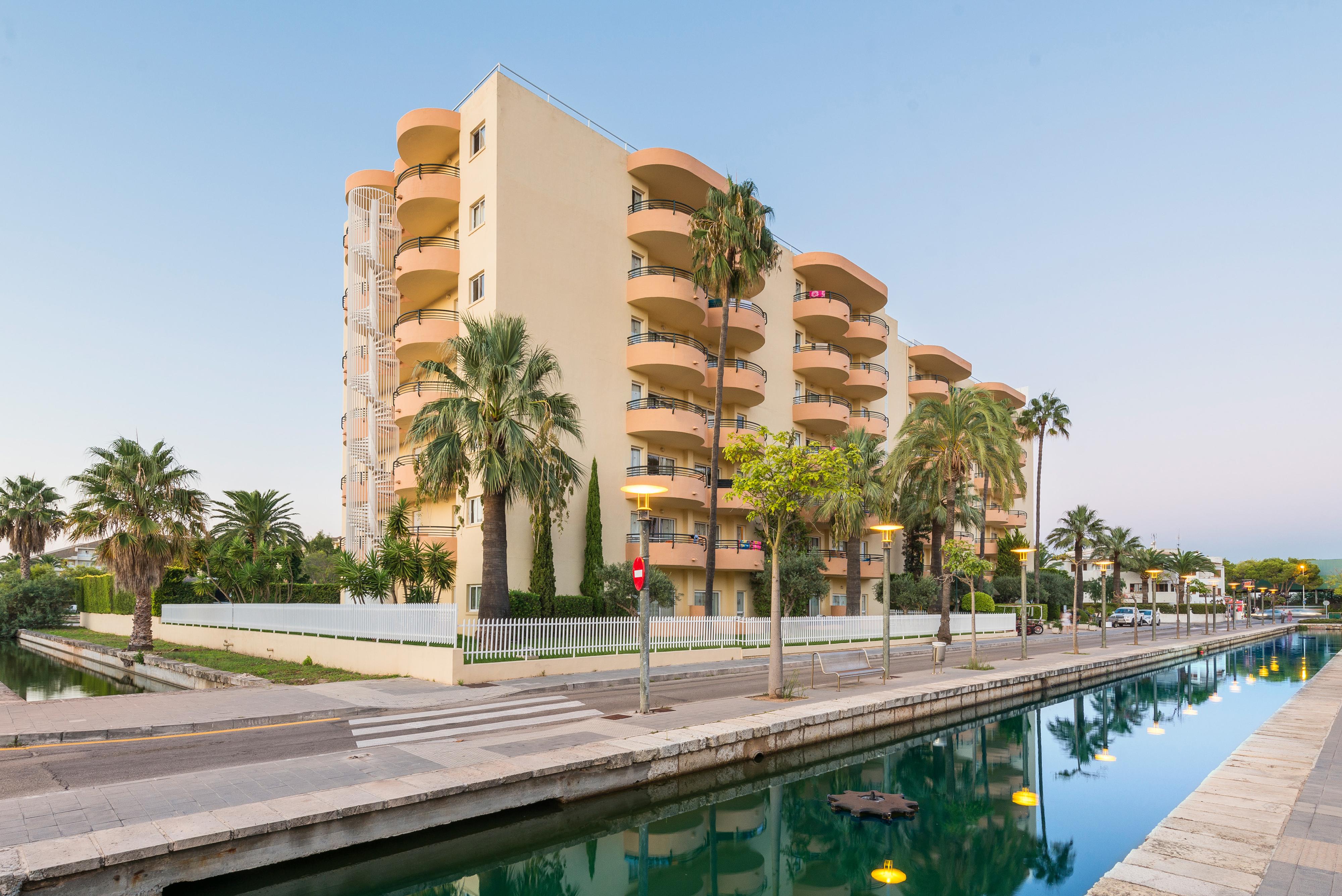 Alcudia Beach Apartments ポルト・ダルクディア エクステリア 写真