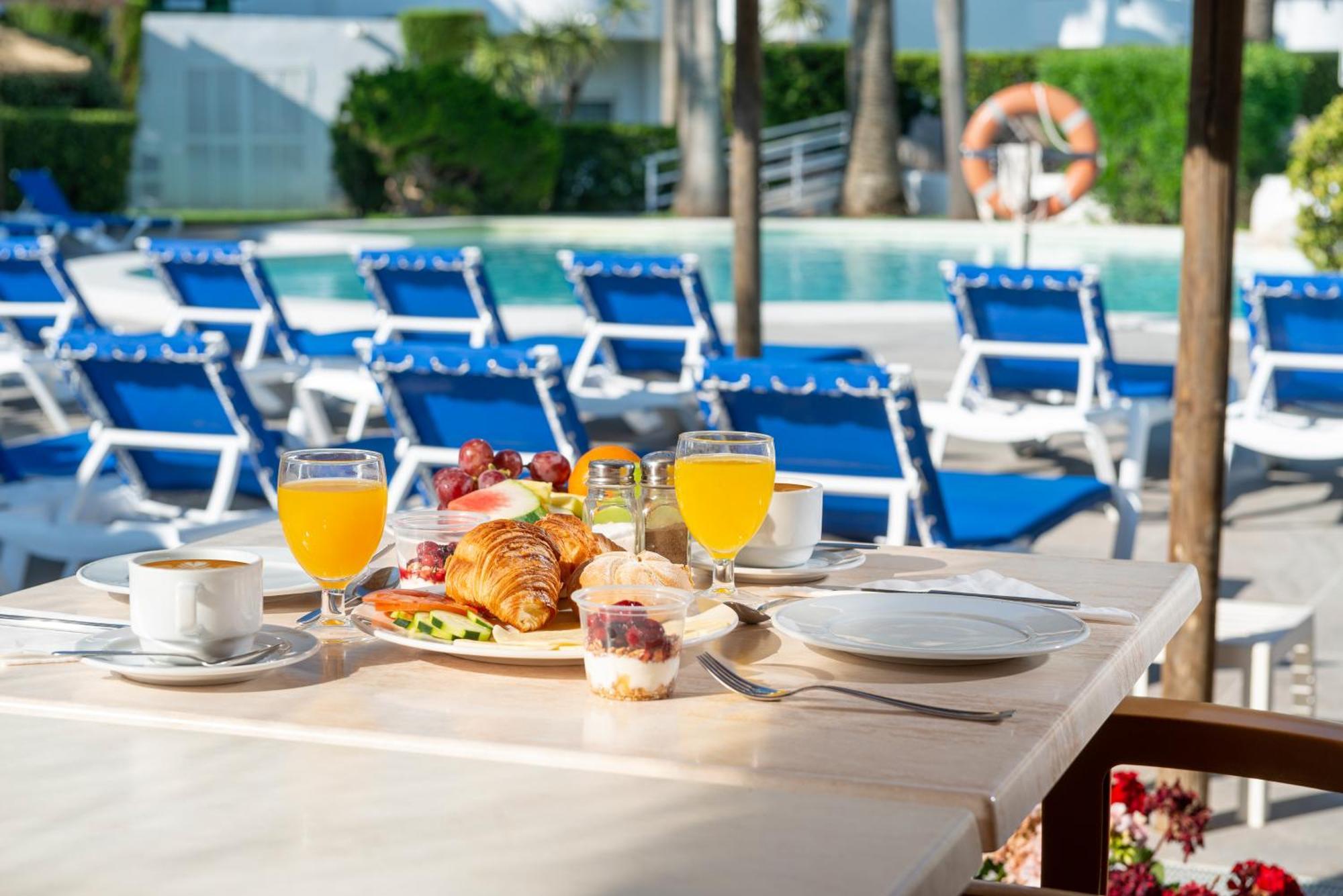 Alcudia Beach Apartments ポルト・ダルクディア エクステリア 写真