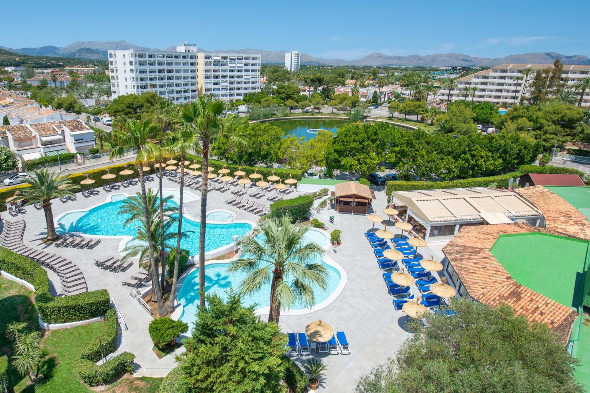 Alcudia Beach Apartments ポルト・ダルクディア エクステリア 写真