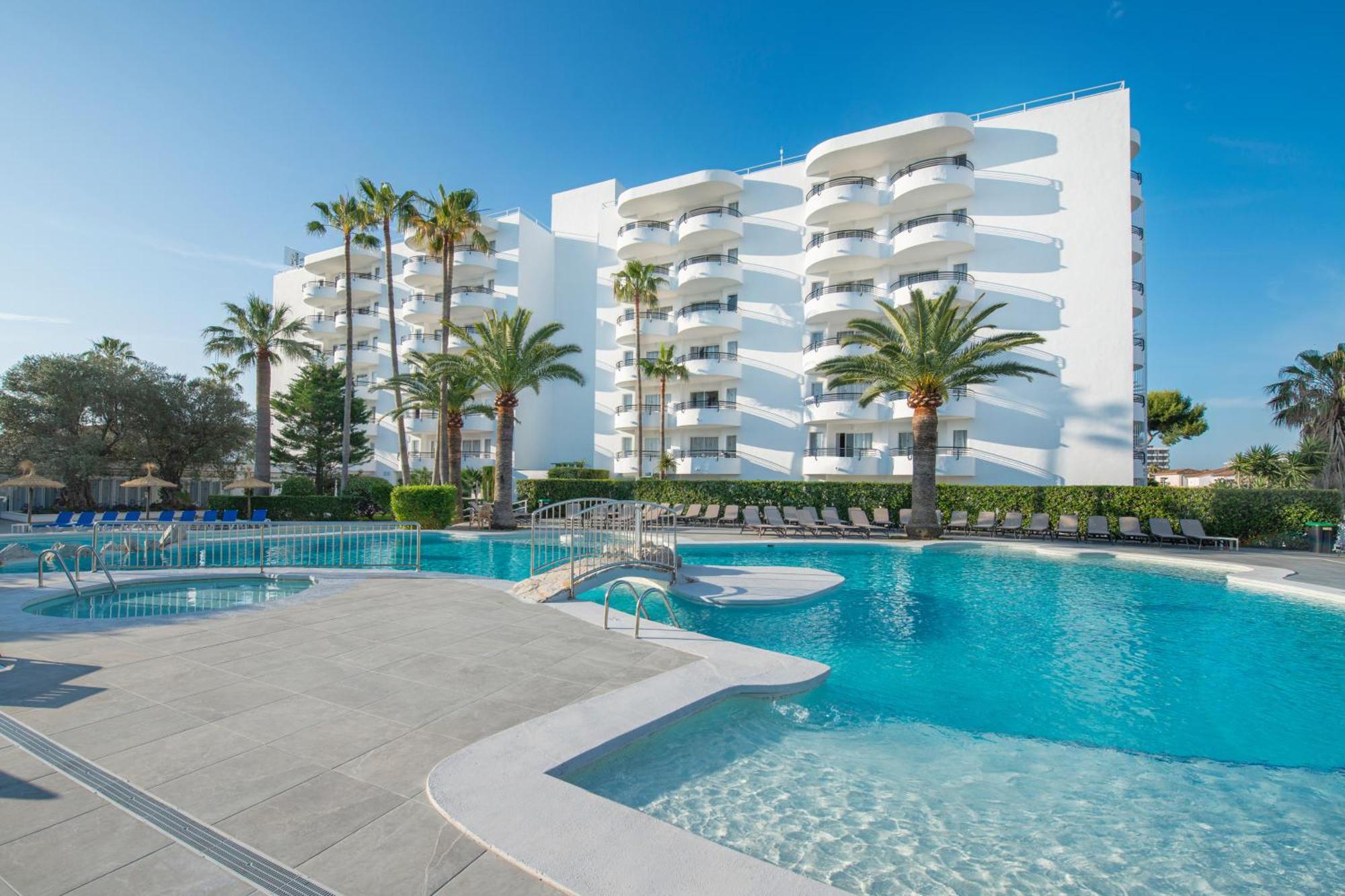 Alcudia Beach Apartments ポルト・ダルクディア エクステリア 写真