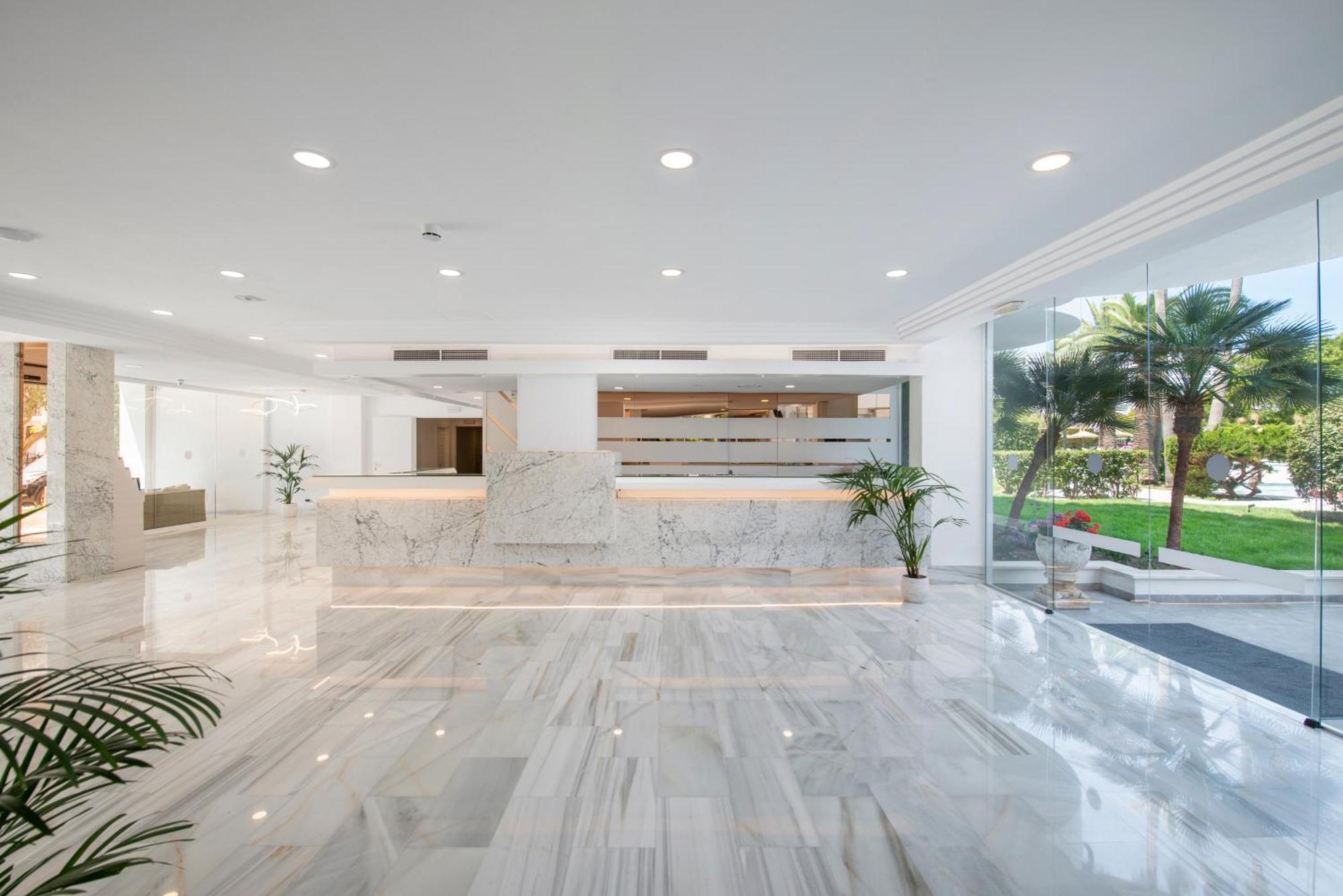 Alcudia Beach Apartments ポルト・ダルクディア エクステリア 写真