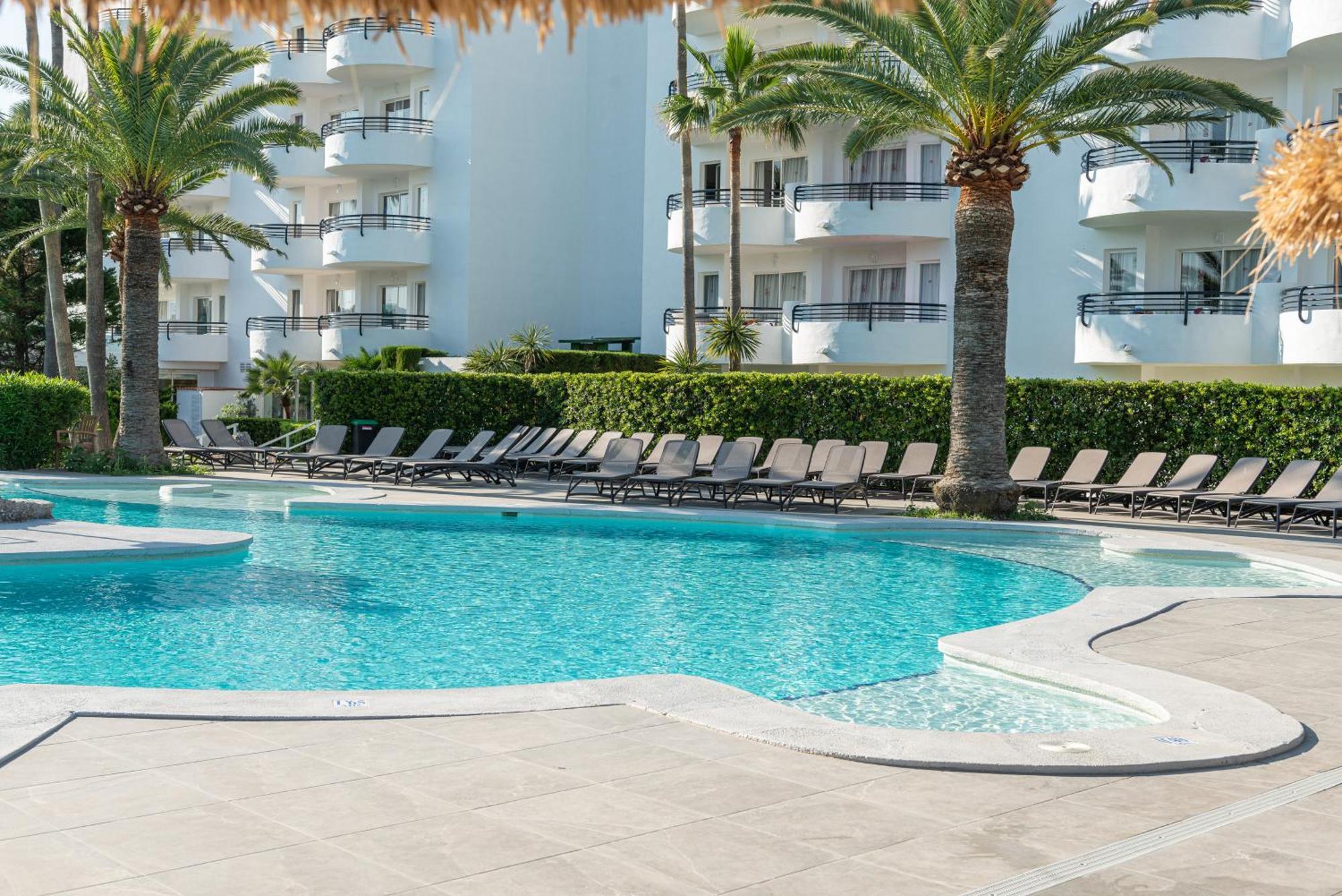 Alcudia Beach Apartments ポルト・ダルクディア エクステリア 写真