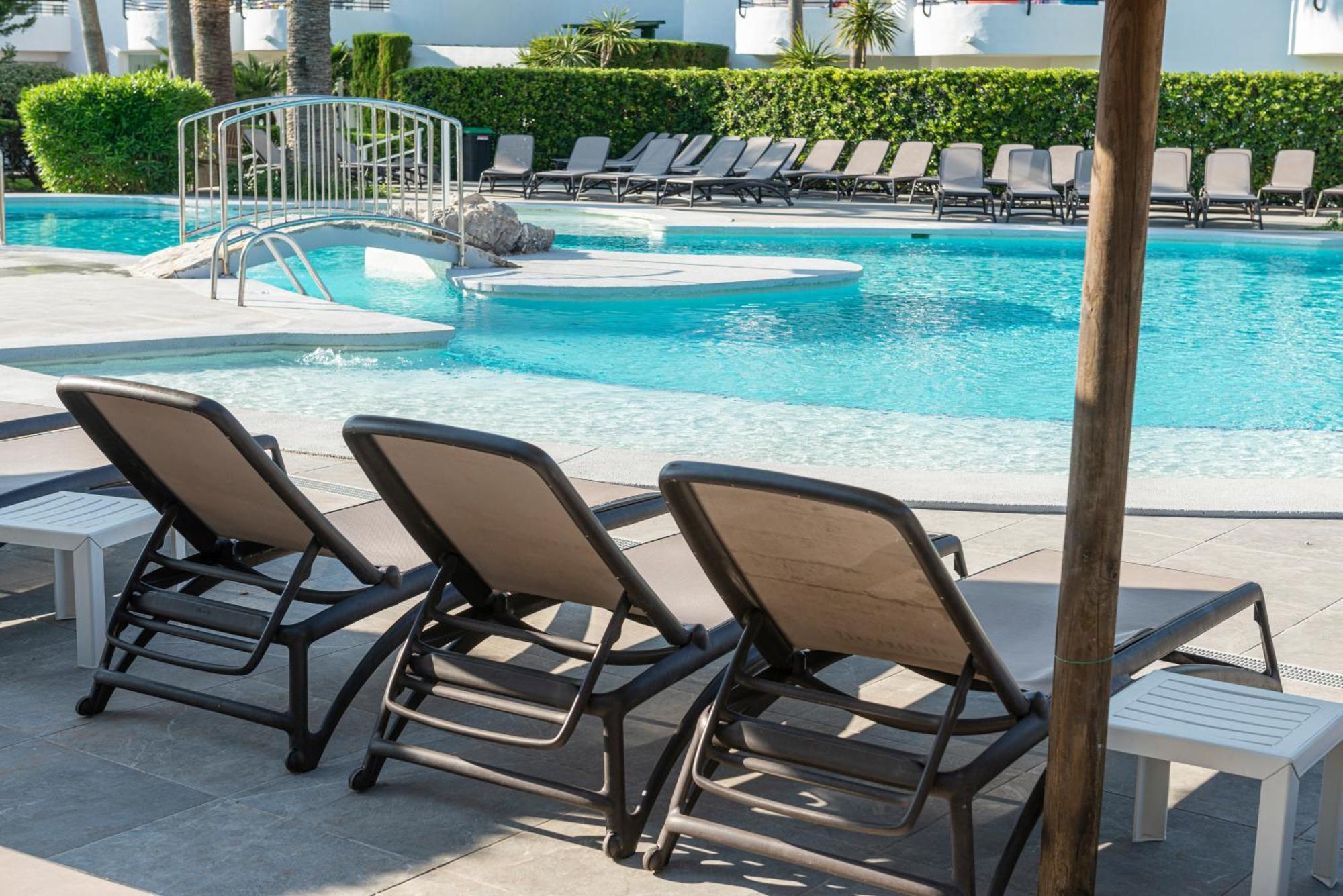 Alcudia Beach Apartments ポルト・ダルクディア エクステリア 写真